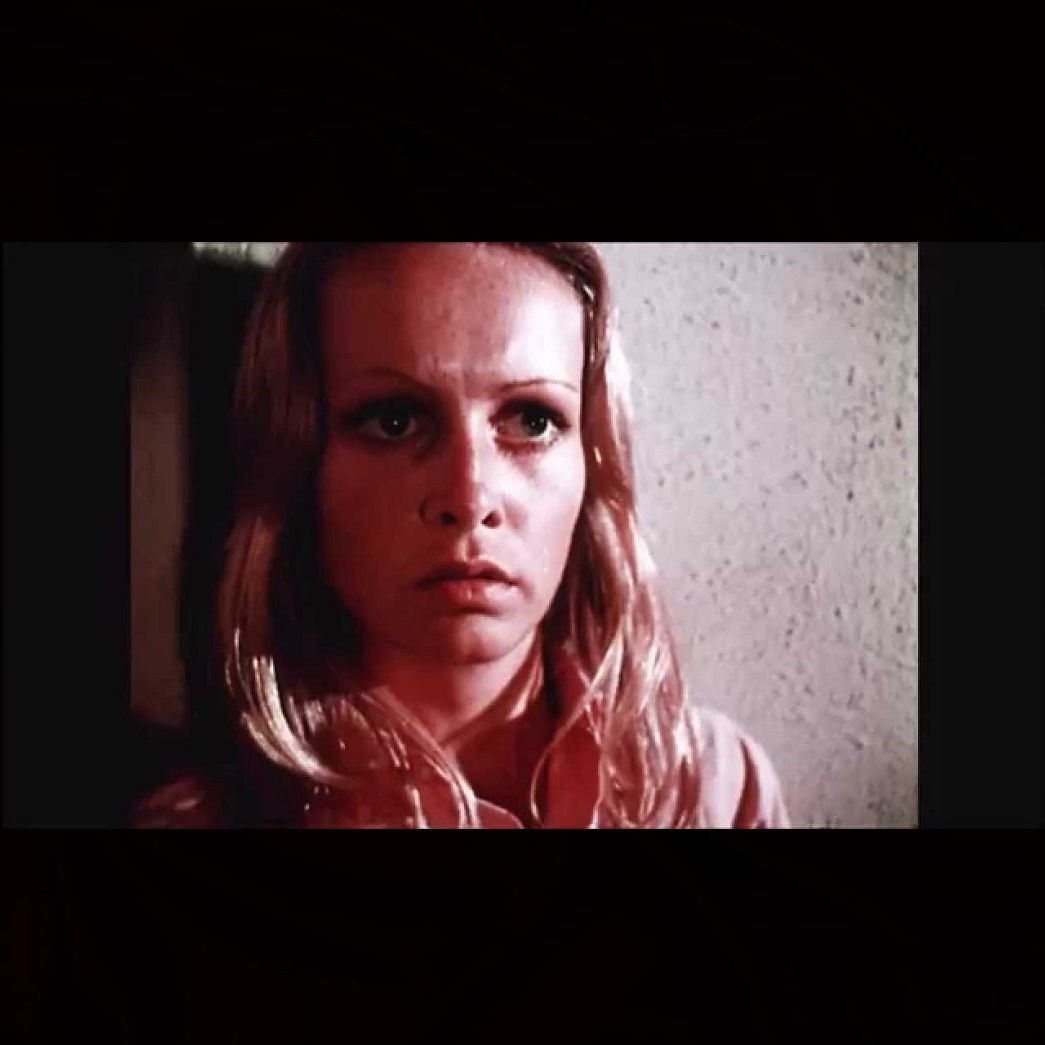 W (1974) Screenshot 1