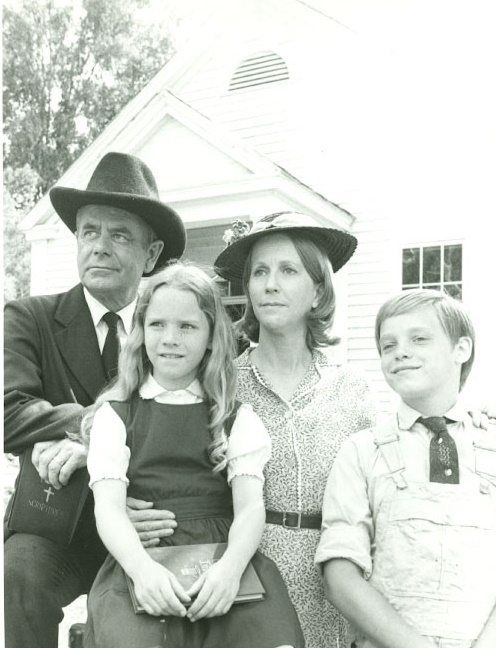 The Family Holvak (1975) Screenshot 1