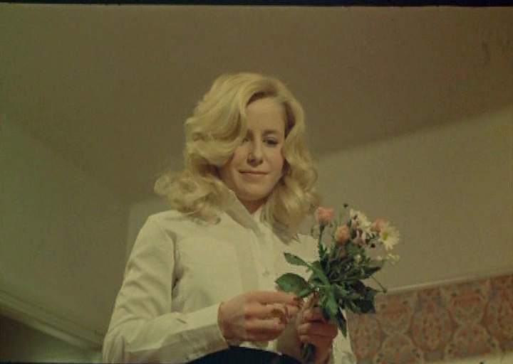 Flossie (1974) Screenshot 1