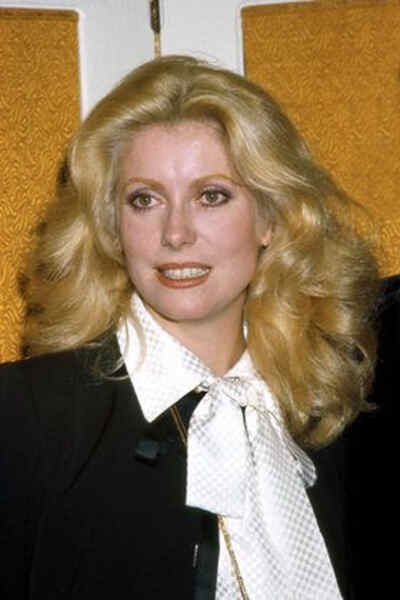 Hustle (1975) Screenshot 4