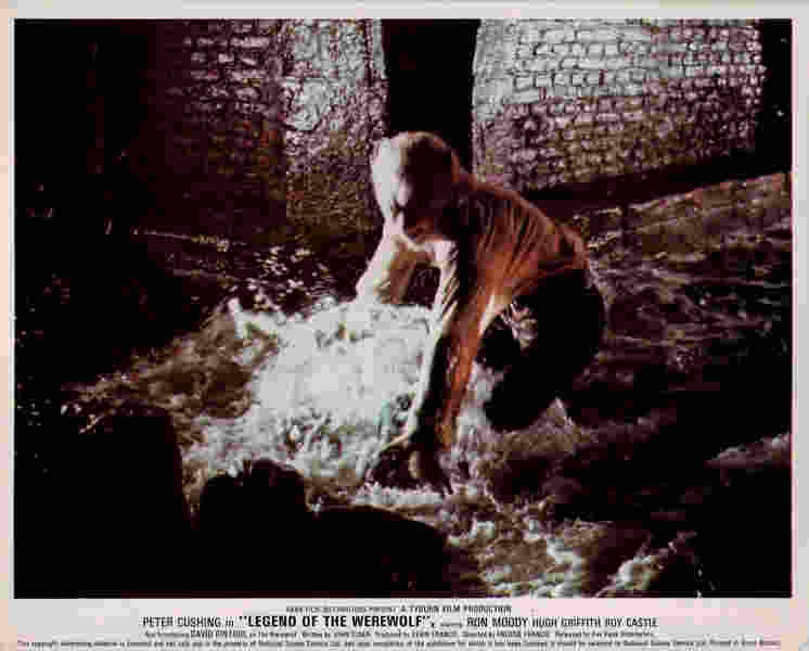 Legend of the Werewolf (1975) Screenshot 2