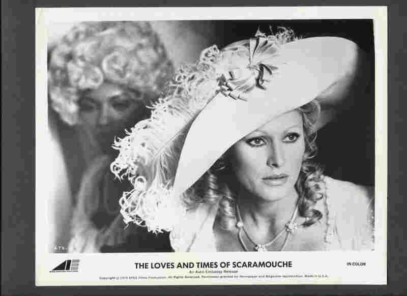 The Loves and Times of Scaramouche (1976) Screenshot 2