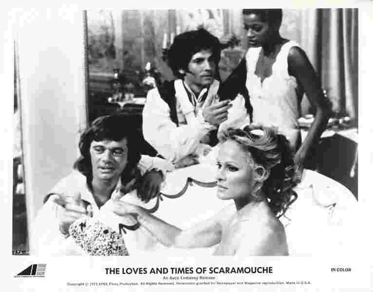 The Loves and Times of Scaramouche (1976) Screenshot 4