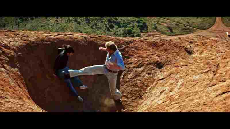 The Man from Hong Kong (1975) Screenshot 2