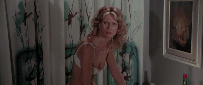 Strip Nude for Your Killer (1975) Screenshot 4