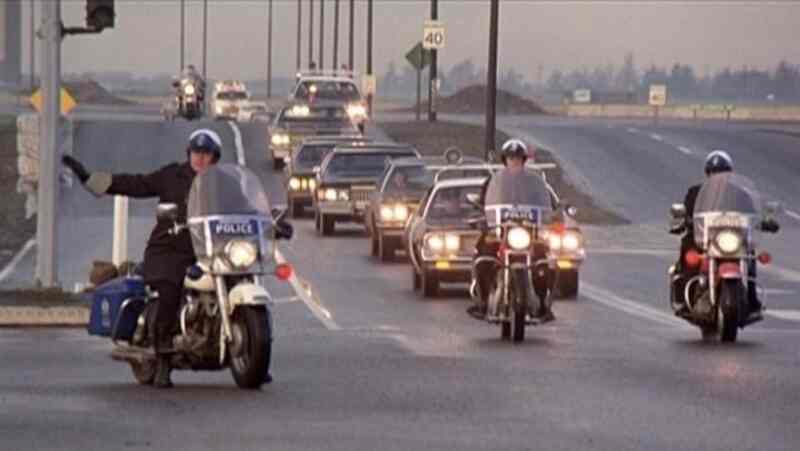 Russian Roulette (1975) Screenshot 3