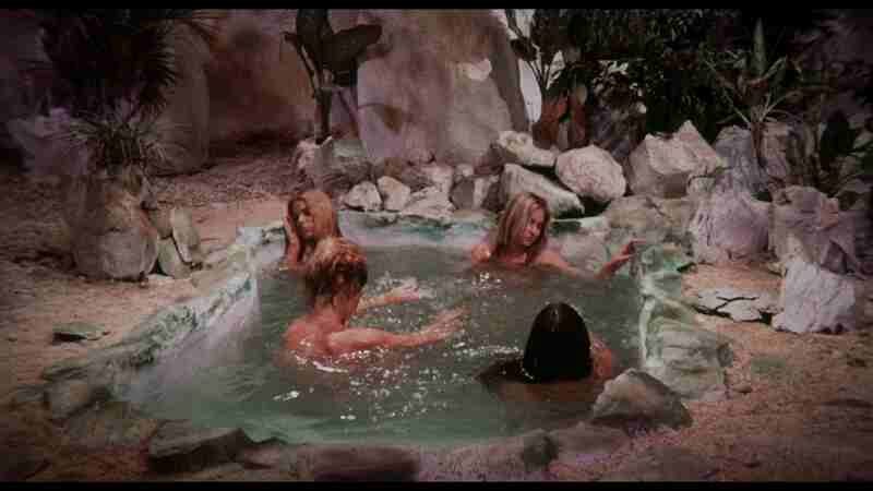 The Thirsty Dead (1974) Screenshot 3