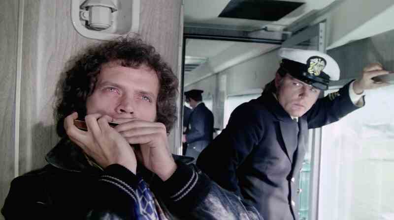 Last Stop on the Night Train (1975) Screenshot 4