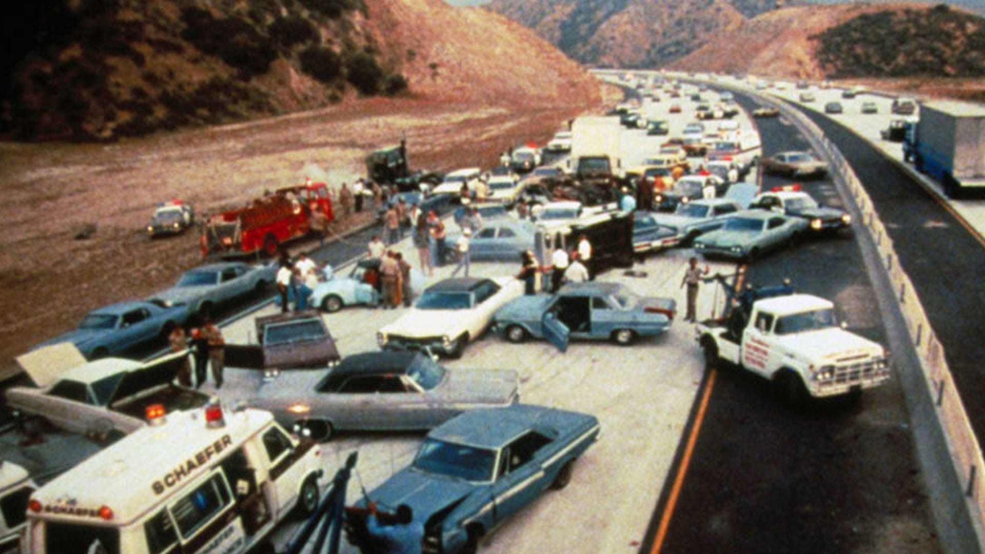 Smash-Up on Interstate 5 (1976) Screenshot 3