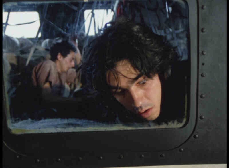 Tarantulas: The Deadly Cargo (1977) Screenshot 2