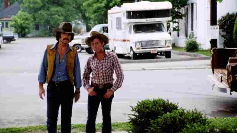 Smokey and the Good Time Outlaws (1978) Screenshot 3