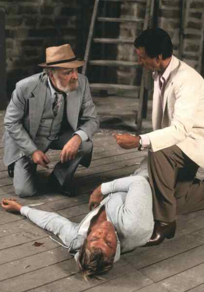 Last Embrace (1979) Screenshot 3