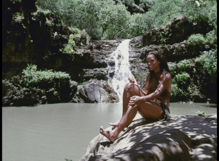 Mysterious Island of Beautiful Women (1979) Screenshot 2