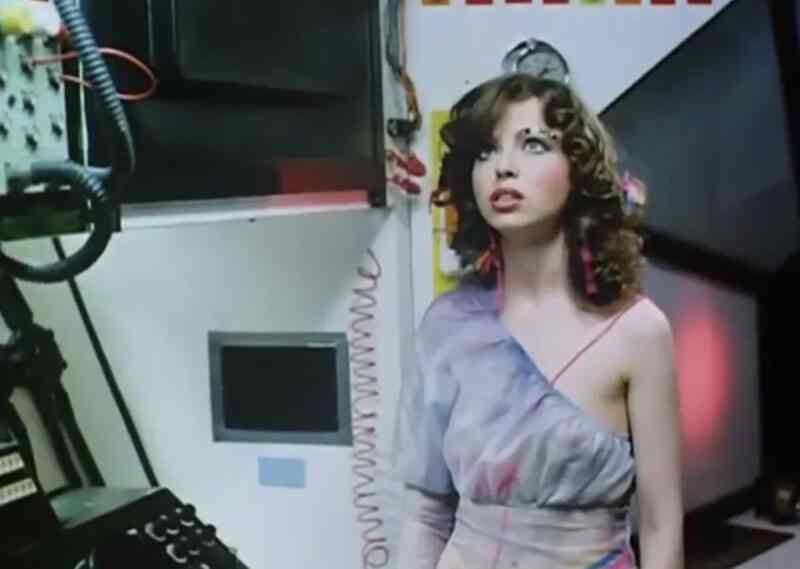 Spaced Out (1979) Screenshot 2