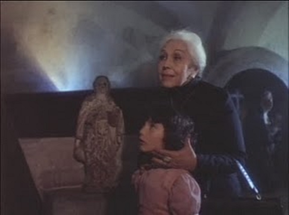 La tía Alejandra (1980) Screenshot 1