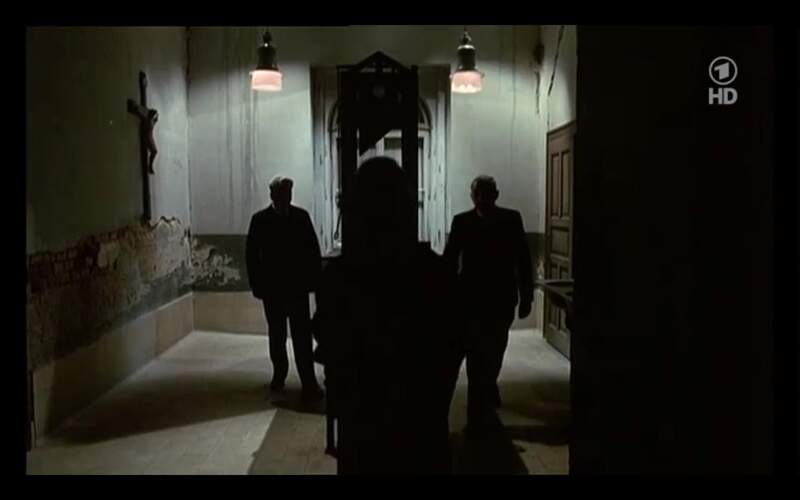 The White Rose (1982) Screenshot 3