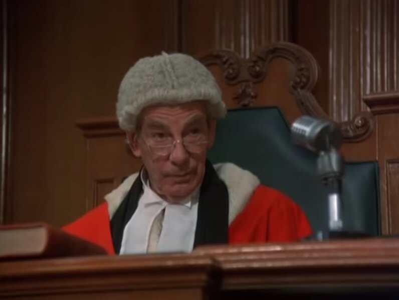 Witness for the Prosecution (1982) Screenshot 2