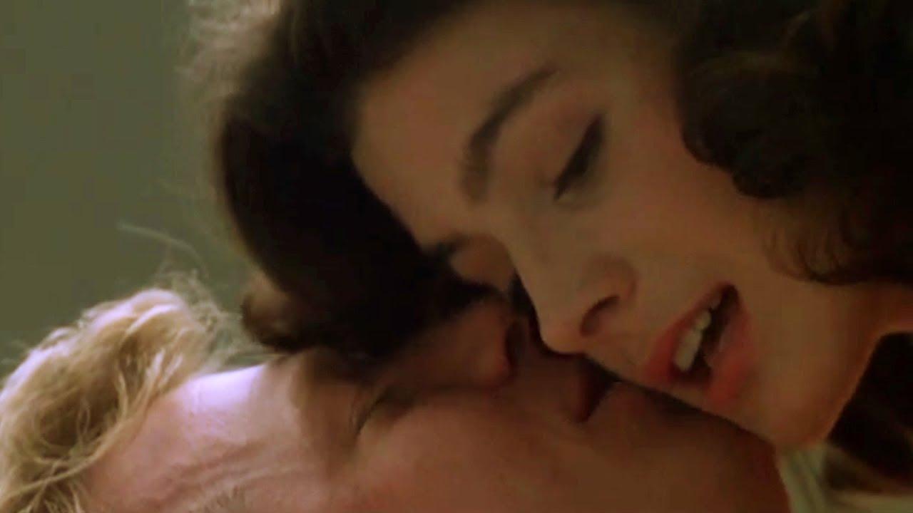 Young Doctors in Love (1982) Screenshot 5