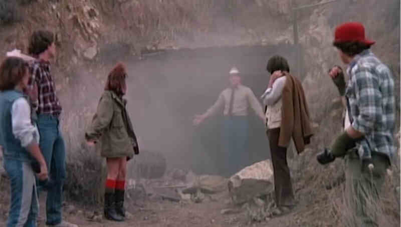 Cavegirl (1985) Screenshot 4