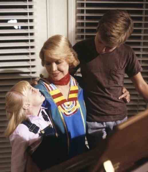 Surviving (1985) Screenshot 1