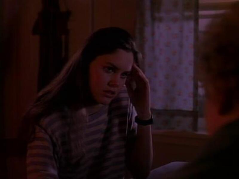 Stranded (1987) Screenshot 3