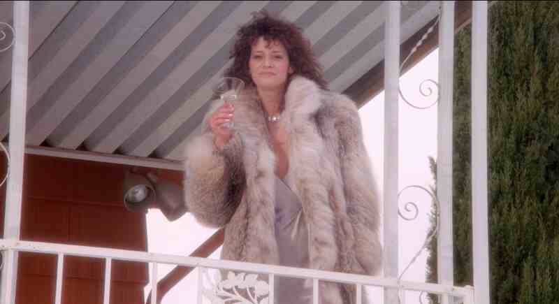 White of the Eye (1987) Screenshot 5