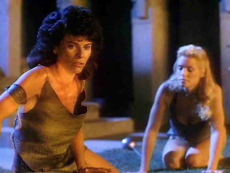 Cannibal Women in the Avocado Jungle of Death (1989) Screenshot 2