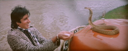 Gangaa Jamunaa Saraswathi (1988) Screenshot 3