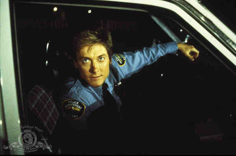 Killer Klowns from Outer Space (1988) Screenshot 1