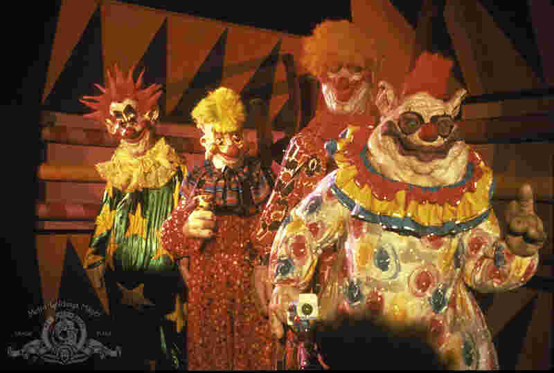 Killer Klowns from Outer Space (1988) Screenshot 2
