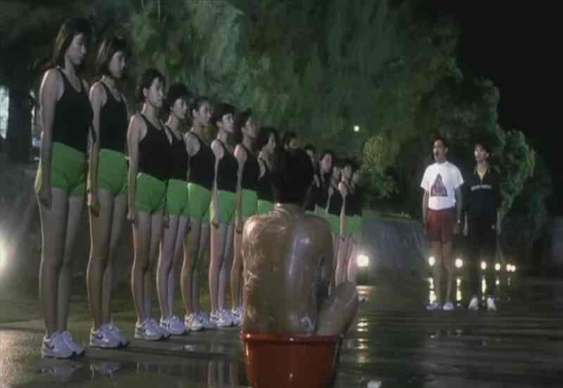 The Inspector Wears Skirts II (1989) Screenshot 2