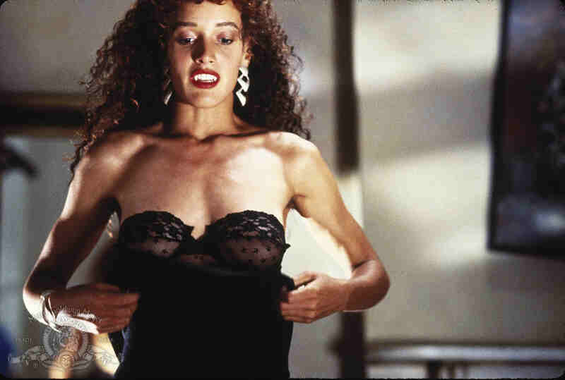 Vampire's Kiss (1988) Screenshot 1