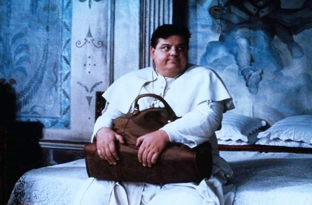 The Pope Must Diet (1991) Screenshot 2