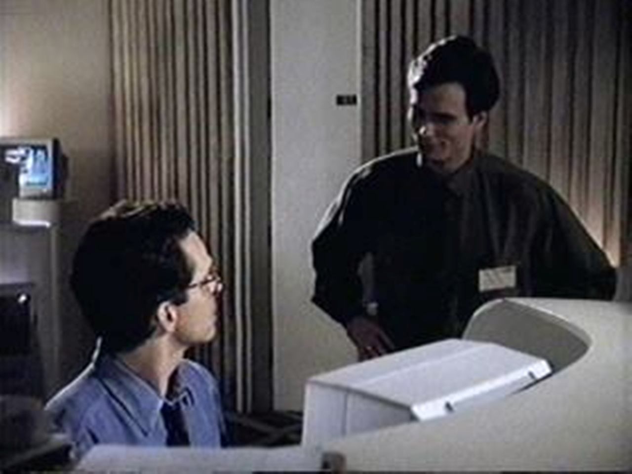 Duplicates (1992) Screenshot 3
