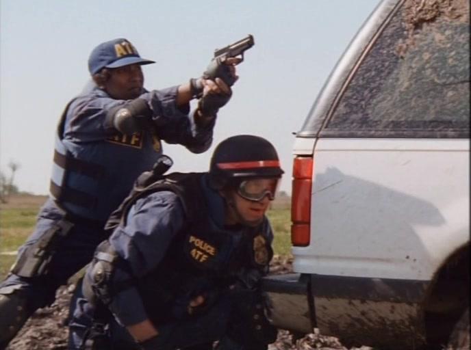 In the Line of Duty: Ambush in Waco (1993) Screenshot 4