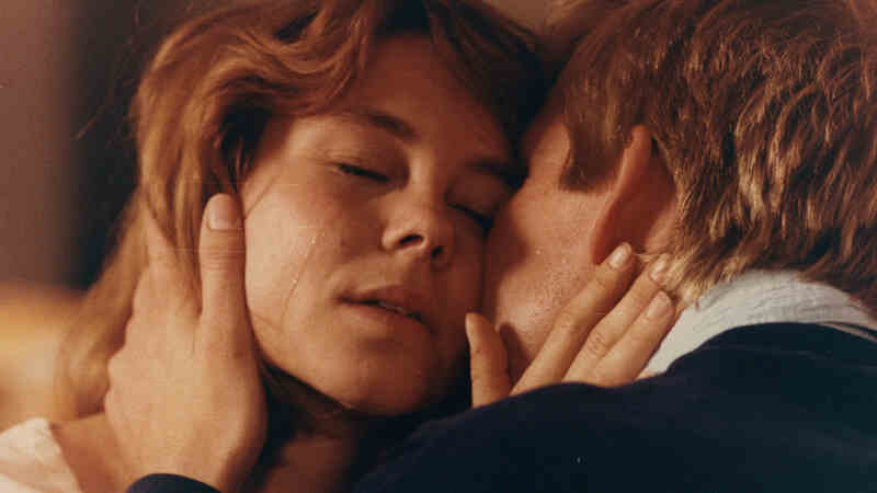 Pain of Love (1992) Screenshot 4