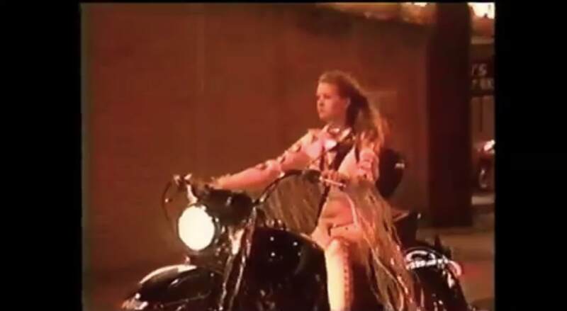 Damselvis, Daughter of Helvis (1994) Screenshot 2