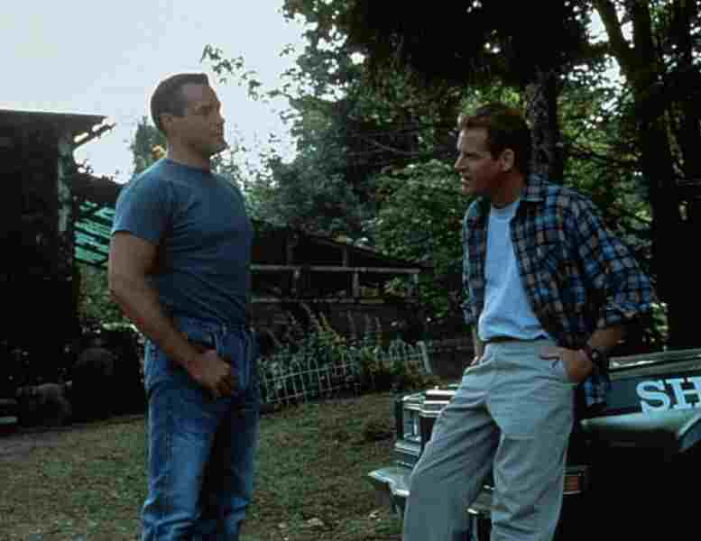 Gold Diggers: The Secret of Bear Mountain (1995) Screenshot 4