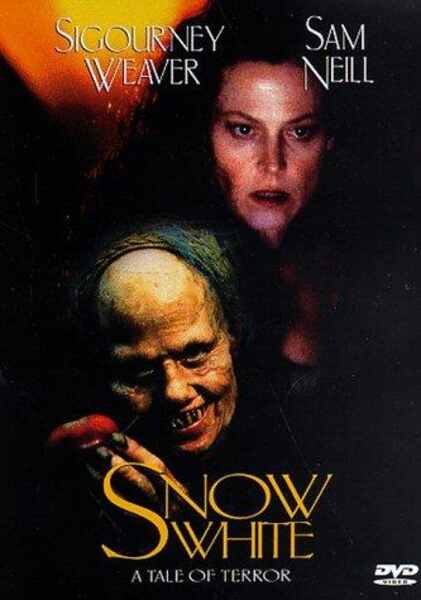 Snow White: A Tale of Terror (1997) Screenshot 3