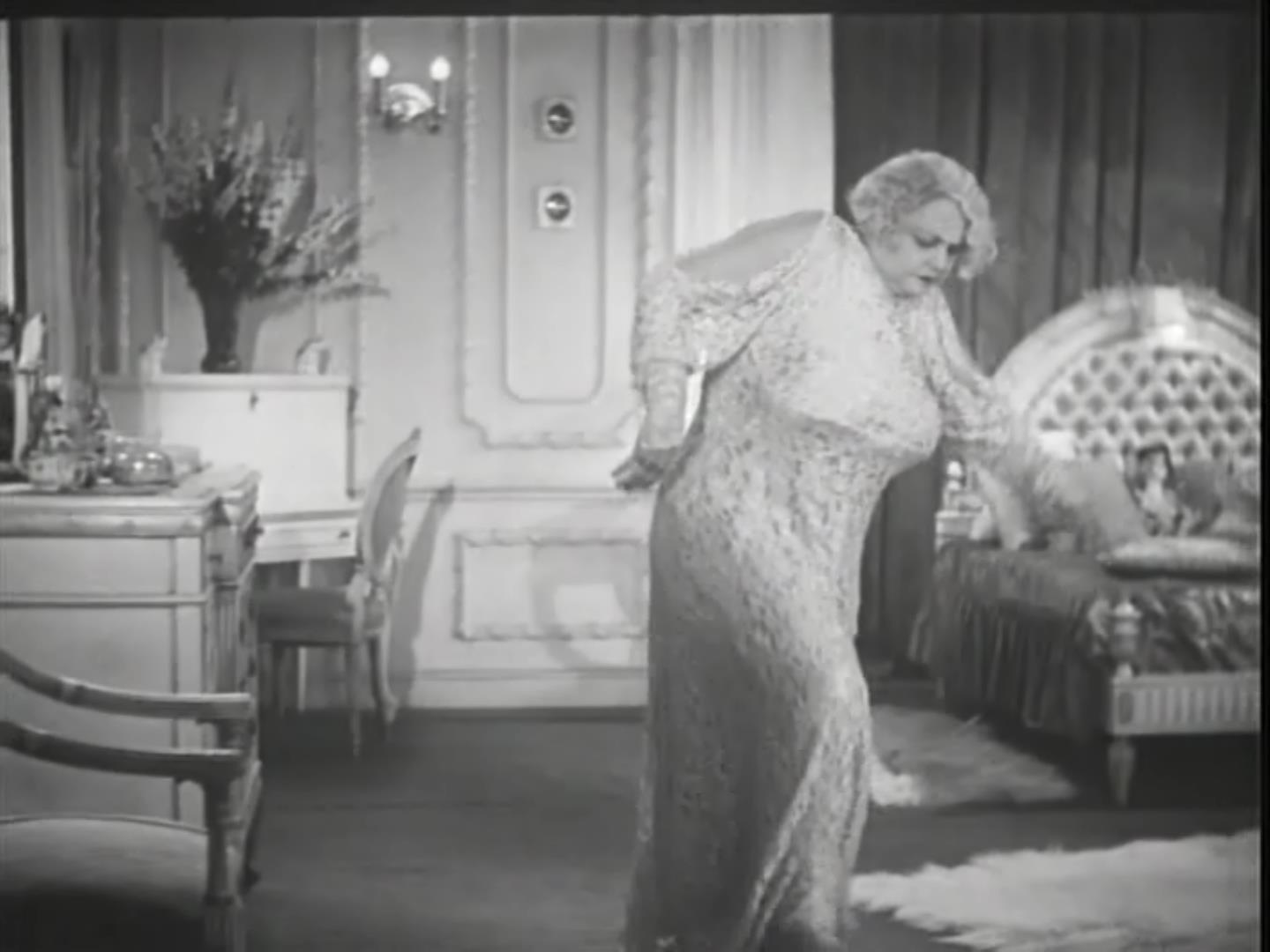 How to Undress in Front of Your Husband (1937) Screenshot 2 