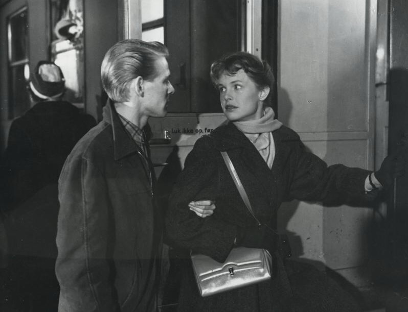 Sin Alley (1957) Screenshot 4