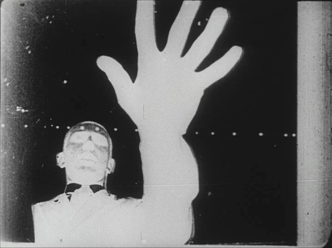 Ghosts Before Breakfast (1928) Screenshot 1