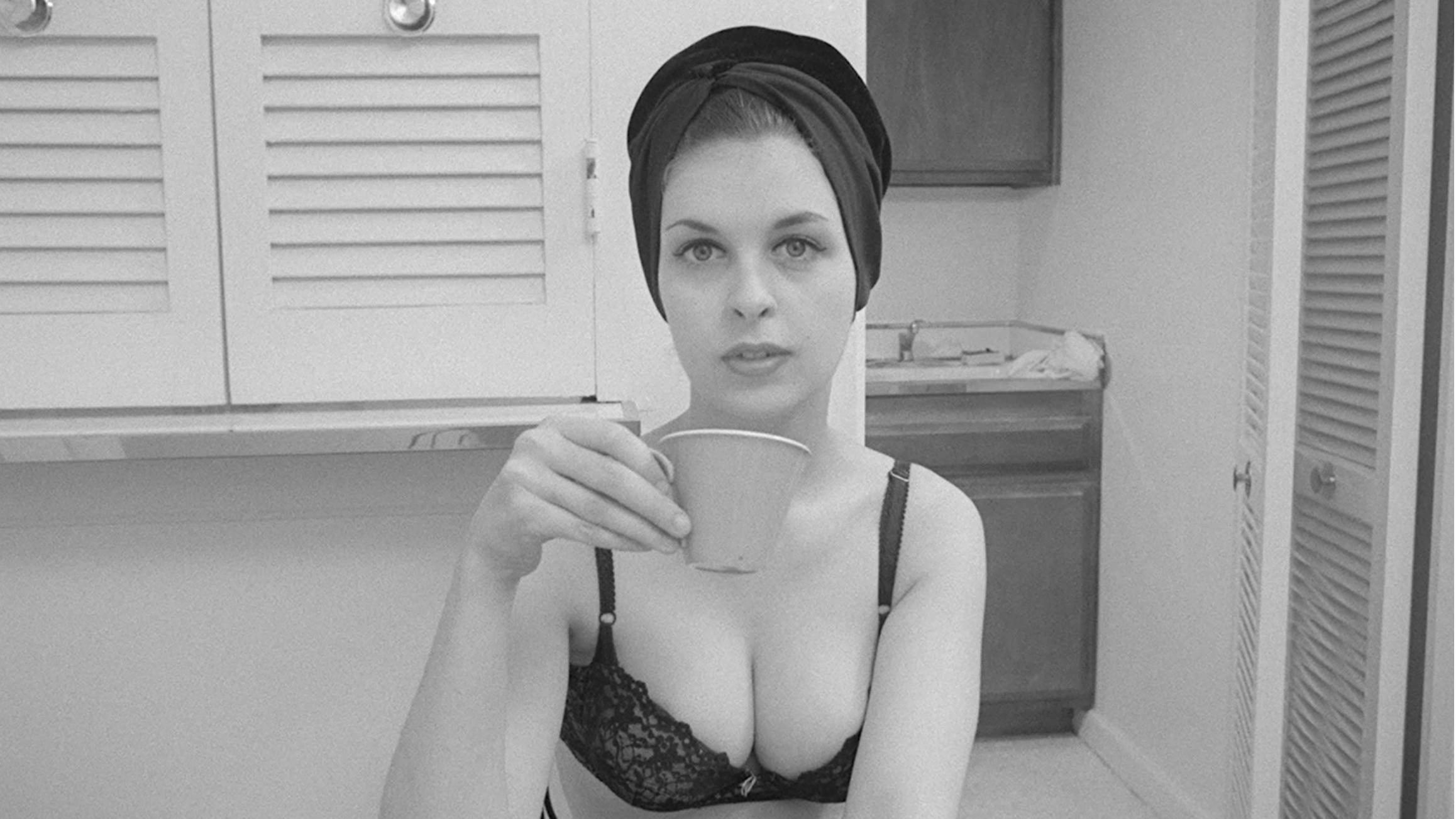 The Sex Perils of Paulette (1965) Screenshot 1