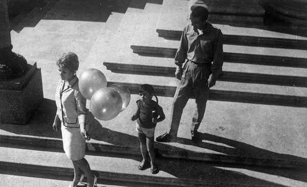 Sandu Follows the Sun (1962) Screenshot 1 