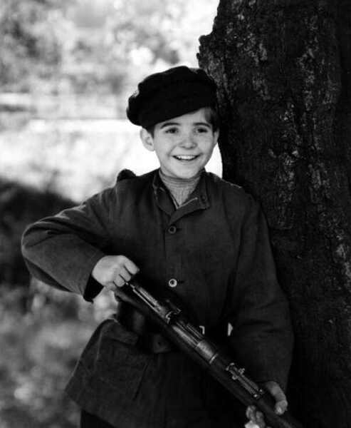 The Boy from Stalingrad (1943) Screenshot 3
