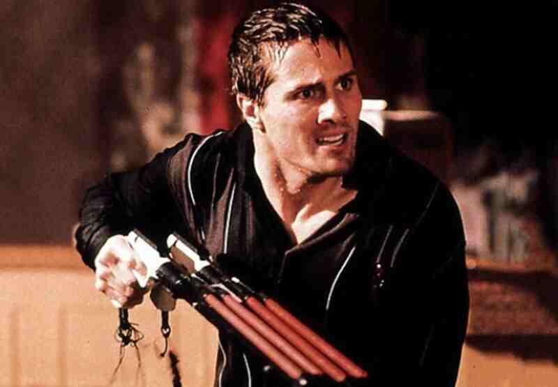 Terror in the Mall (1998) Screenshot 4