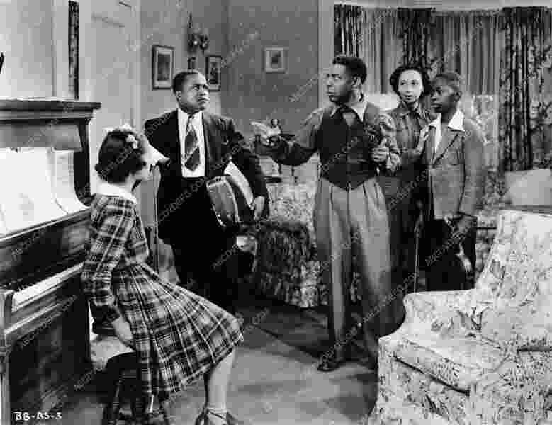 Broken Strings (1940) Screenshot 1