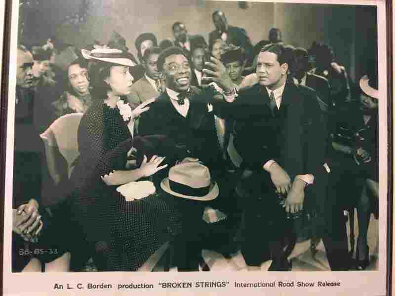 Broken Strings (1940) Screenshot 4