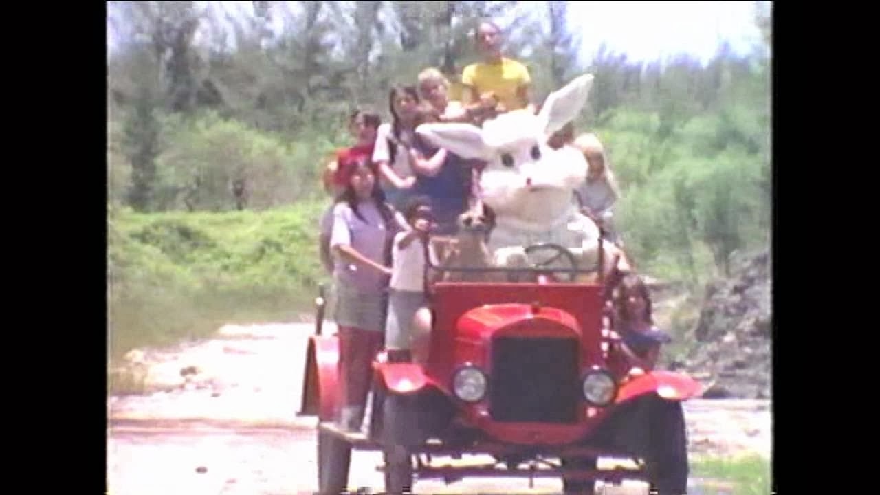 Santa and the Ice Cream Bunny (1972) Screenshot 5