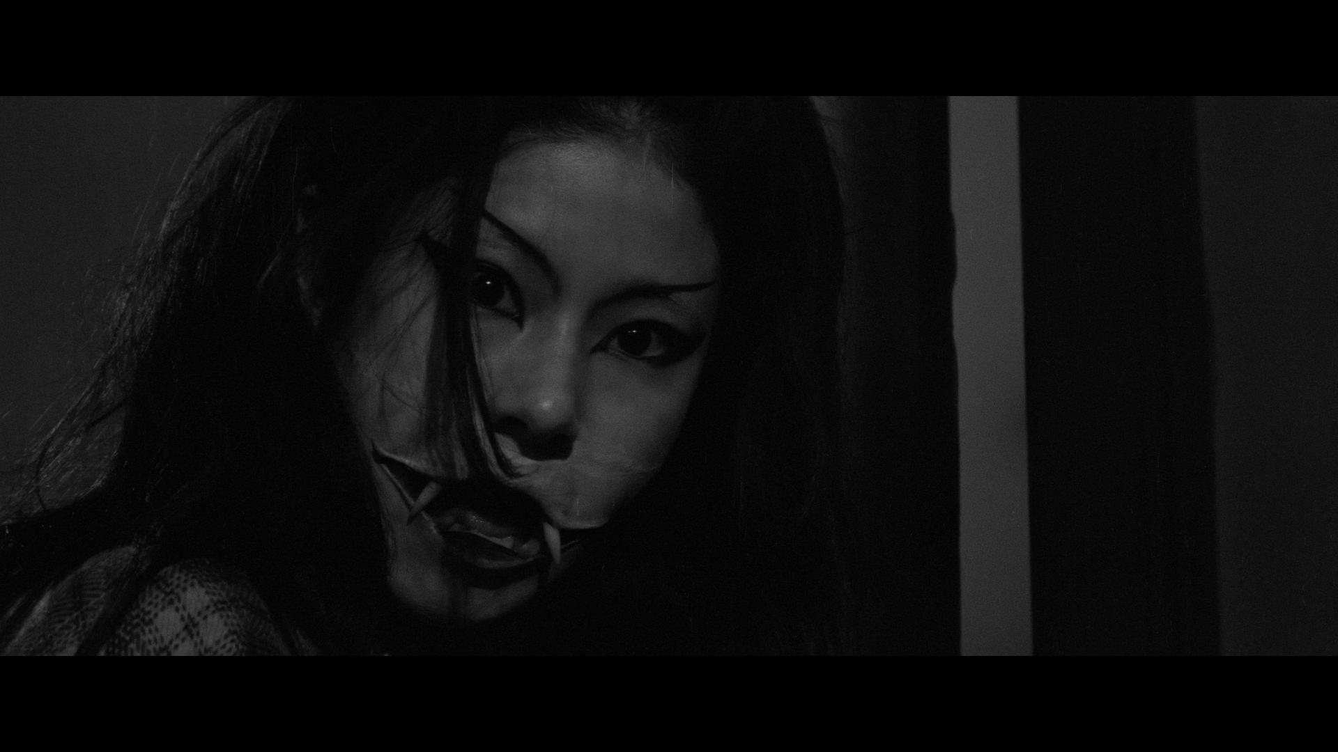 The Snake Girl and the Silver-Haired Witch (1968) Screenshot 2